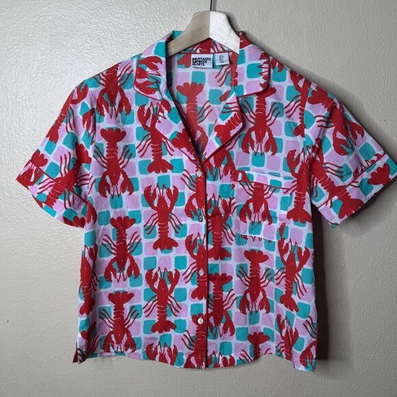 Bouffants & Broken Hearts Pajama Top Small Button Up Short Sleeve Lobsters Print - Picture 1 of 6
